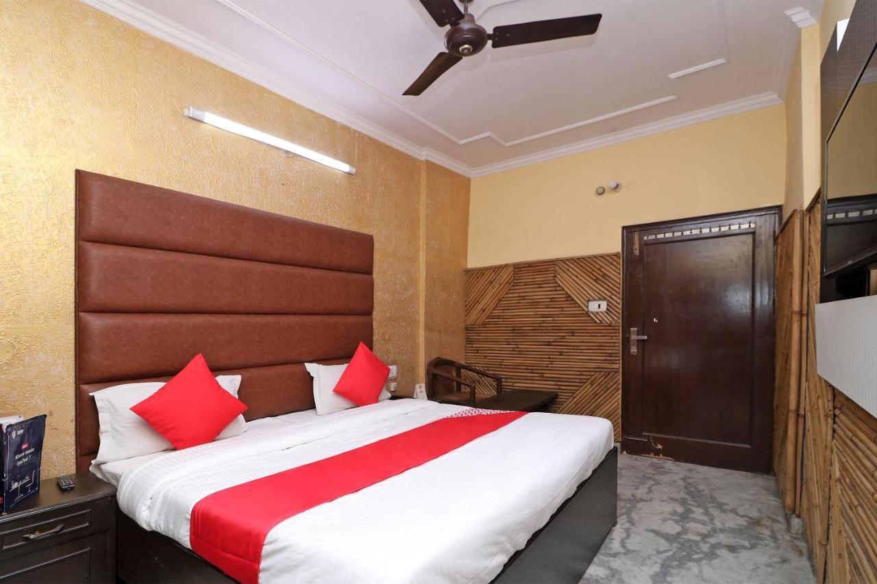 Oyo 29304 Hotel Pooja Yamunānagar Εξωτερικό φωτογραφία